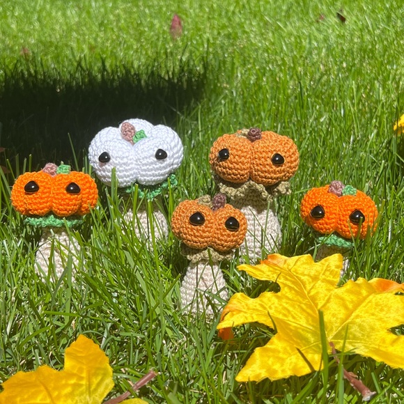 Fall Pumpkin Décor *medium size* HANDMADE by me, fall décor, Halloween décor - Picture 5 of 5